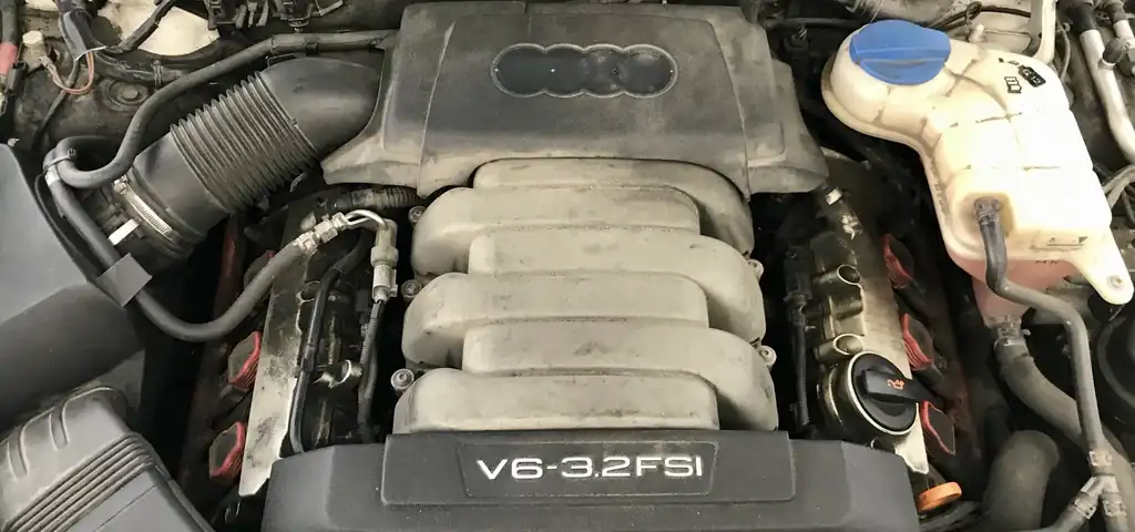 Audi V6 3.2 FSI engine bay before cleaning
